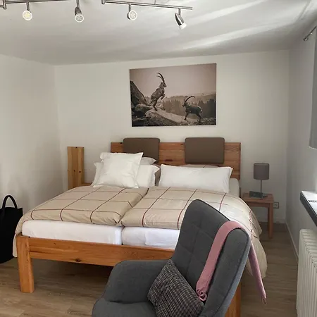 Mews Apartman *